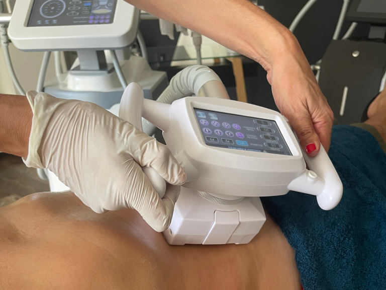 centre Cryo M Le Mans, palper rouler avec radiofréquence et liposaer